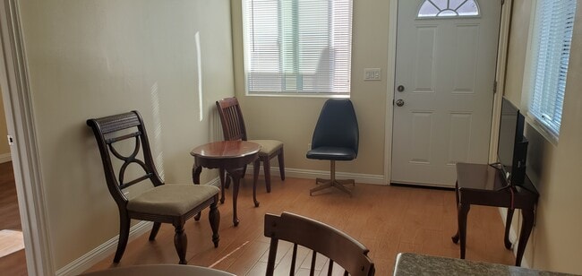 219 W Ash Ave in Burbank, CA - Building Photo - Building Photo