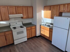 5647 W Madison St in Chicago, IL - Building Photo