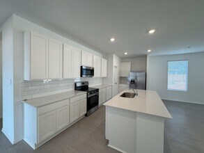 203 Heritage Grv in Bertram, TX - Building Photo - Building Photo