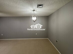 14300 W Bell Rd in Surprise, AZ - Foto de edificio - Building Photo