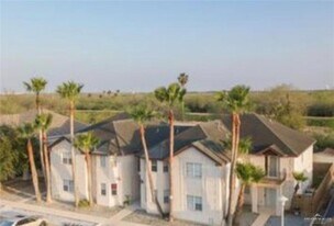 6 Oasis Dr in Mission, TX - Building Photo