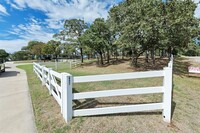 4490 Saddle Ridge Rd in Southlake, TX - Foto de edificio - Building Photo