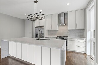 2239 W Belmont Ave in Chicago, IL - Building Photo - Building Photo