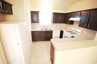 22811 W Fairfax Village Cir in Spring, TX - Building Photo - Building Photo