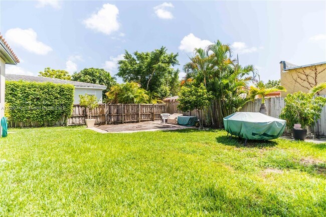 1921 SW 18th Ave in Miami, FL - Foto de edificio - Building Photo