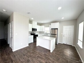 1601 Molino Dr, Unit 3 in Edinburg, TX - Building Photo - Building Photo