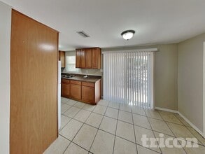 5024 S 85th St in Tampa, FL - Building Photo - Building Photo