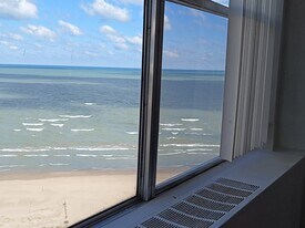 5757 N Sheridan Rd, Unit C in Chicago, IL - Building Photo