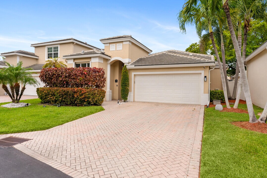 22831 Warrick Wood Ct in Boca Raton, FL - Building Photo