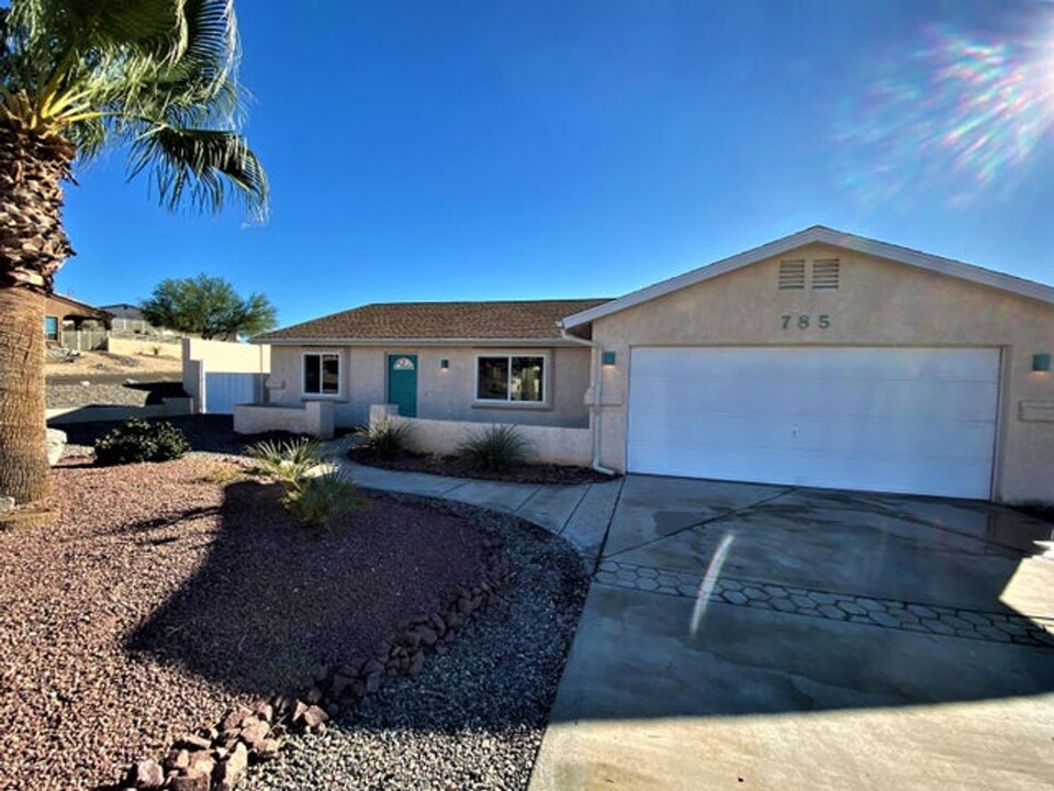 785 Sand Dab Dr in Lake Havasu City, AZ - Building Photo