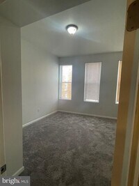 725 E Biddle St photo'