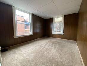 327 Semple St in Pittsburgh, PA - Building Photo - Building Photo