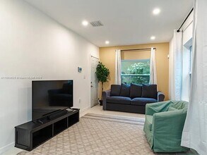 3509 SW 25th Ter-Unit -0 in Miami, FL - Building Photo - Building Photo