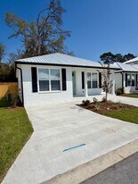 118 Penny Ln in Valparaiso, FL - Building Photo