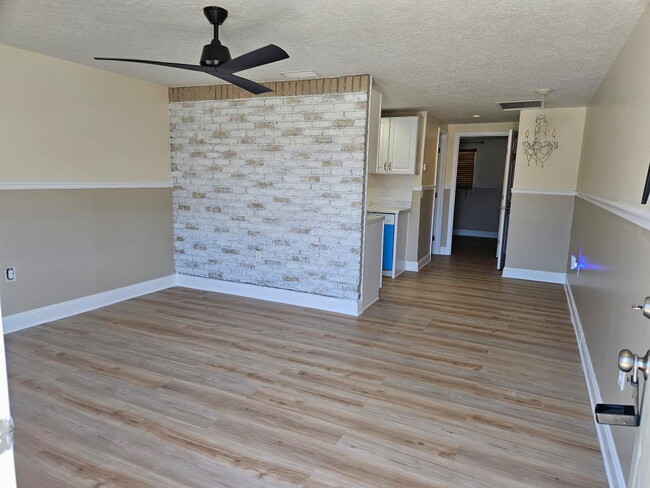 5015 Bitner St in New Port Richey, FL - Building Photo - Building Photo