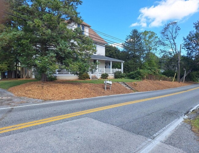 1607 E Strasburg Rd, Unit 1st Floor Apt