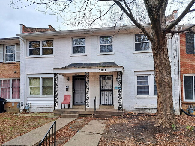 property at 5011 Wabash Pl