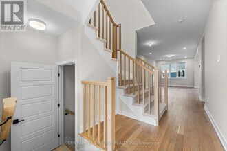 305 Cornflower Row in Ottawa, ON - Building Photo - Building Photo