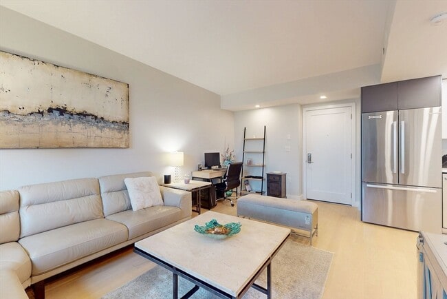 932 Broadway in Chelsea, MA - Building Photo - Building Photo