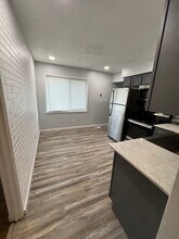 18 Englewood Dr, Unit 1 in Swansea, IL - Building Photo - Building Photo