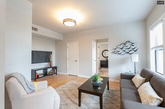 931 W Leland Ave in Chicago, IL - Building Photo - Building Photo