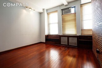 315 7th Ave, Unit 17E in New York, NY - Building Photo - Building Photo