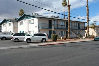 Palm Terrace Apartments in Las Vegas, NV - Building Photo - Building Photo