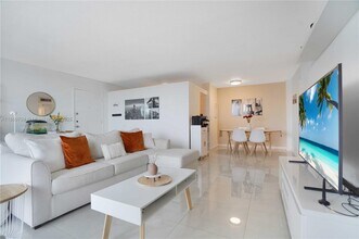 7133 Bay Dr in Miami Beach, FL - Building Photo - Building Photo
