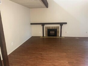 6907 Woodhue Dr in Austin, TX - Building Photo - Building Photo