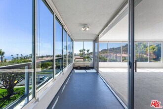 32646 Coastsite Dr in Rancho Palos Verdes, CA - Building Photo - Building Photo