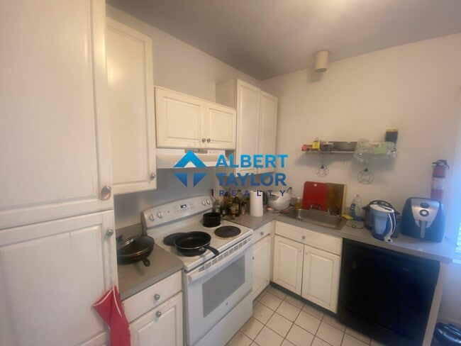 26 Haskell St, Unit #1 in Boston, MA - Foto de edificio - Building Photo