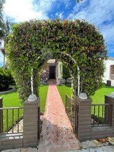 4032 Elsa St-Unit -Main House in Lakewood, CA - Building Photo - Building Photo