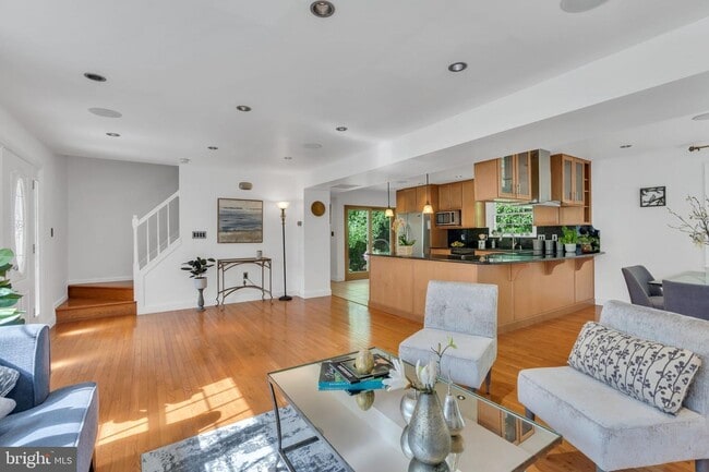 1344 Grant St in Herndon, VA - Building Photo - Building Photo