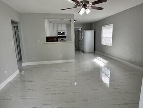 1440 SW 30th St in Fort Lauderdale, FL - Building Photo - Building Photo