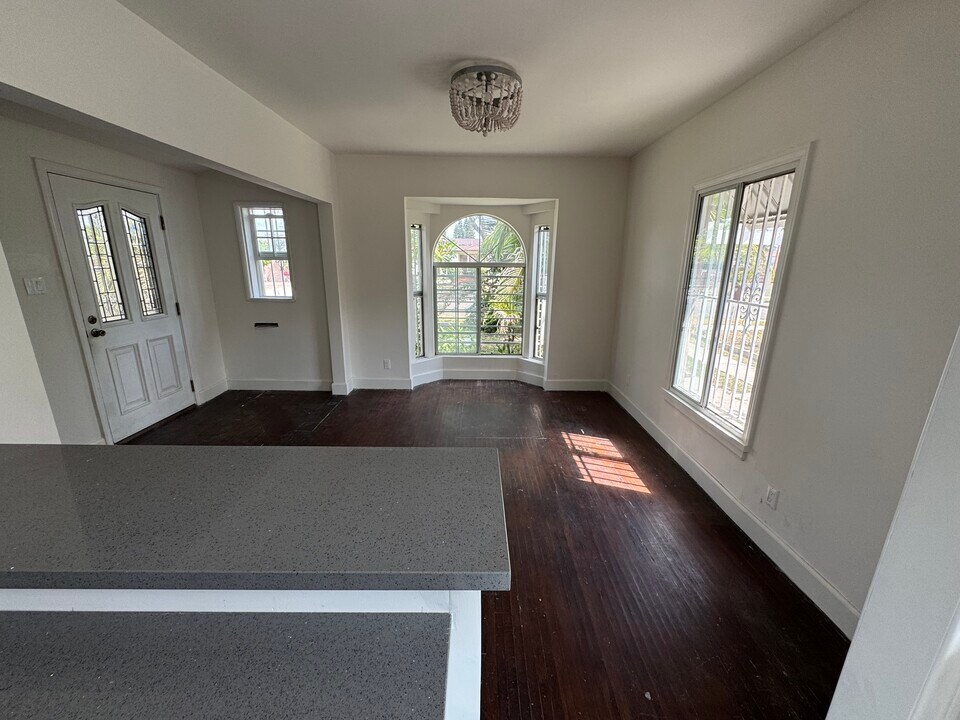 619 S Bradfield Ave in Compton, CA - Building Photo