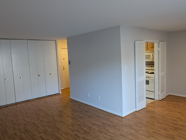 property at 6001 Arlington Blvd