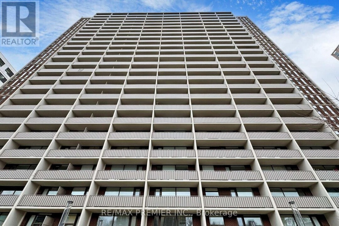 666-1666 Spadina Ave. in Toronto, ON - Building Photo