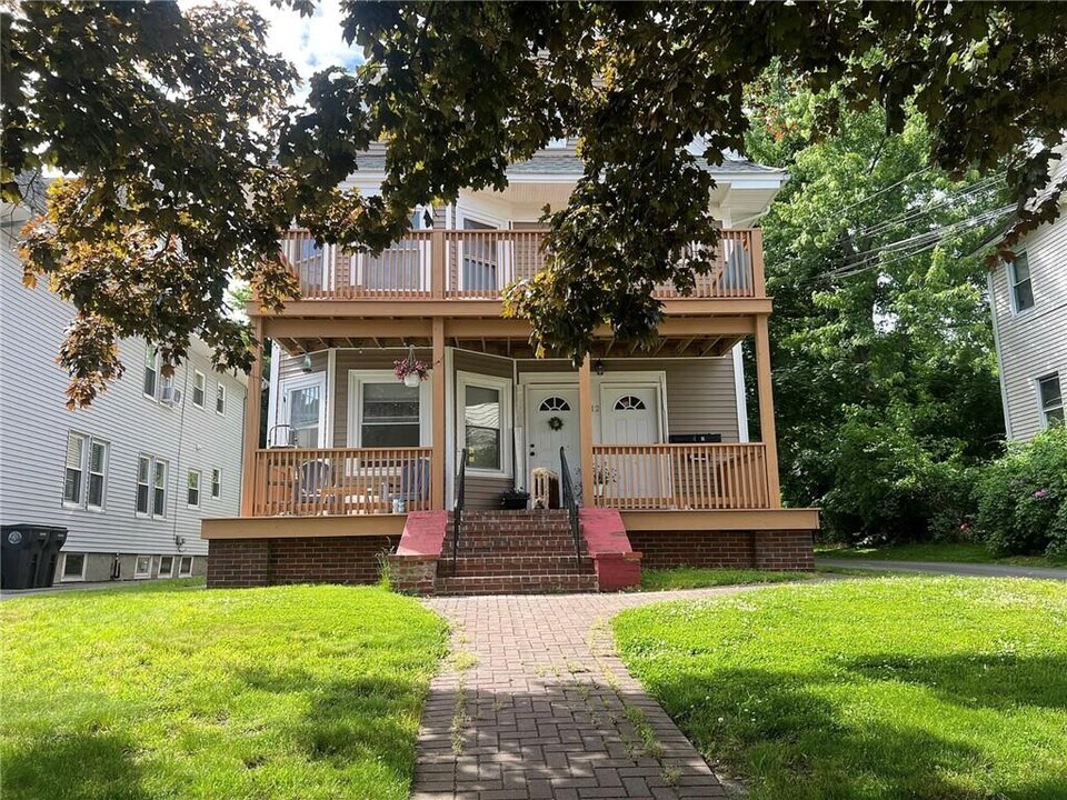 112 Norwood Ave in Cranston, RI - Building Photo