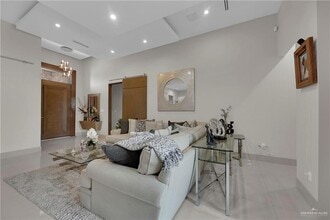 28 Sycamore Ave in McAllen, TX - Building Photo - Building Photo