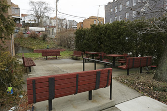 Sto-Rox Plaza in Mckees Rocks, PA - Building Photo - Building Photo