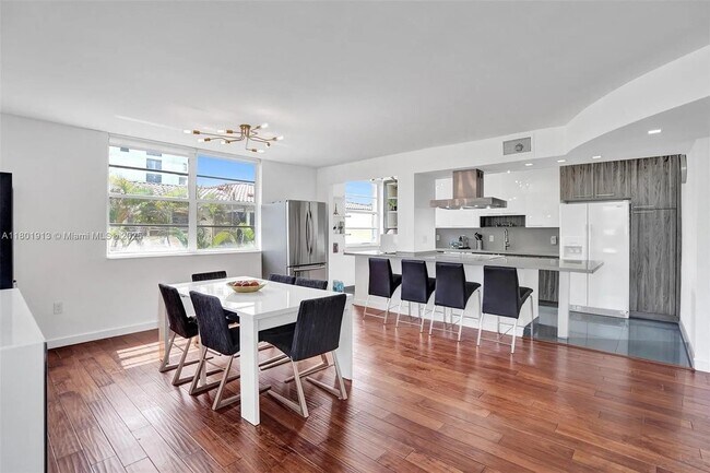 property at 9180 W Bay Harbor Dr