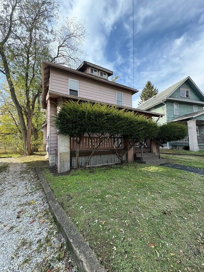 property at 1450 League St