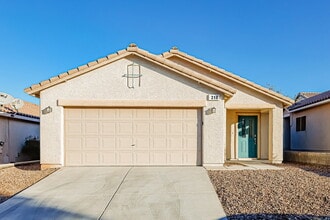 318 Silverado Pines Ave in Las Vegas, NV - Building Photo - Building Photo