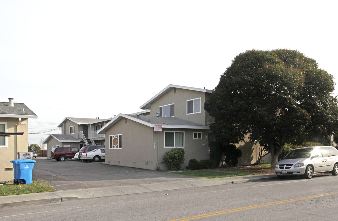 Carolina del Socorro Alfaro in Santa Clara, CA - Building Photo