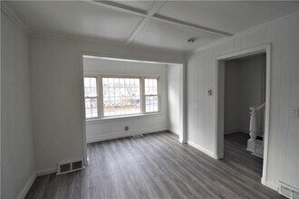23 Wawayanda Ave in Middletown, NY - Building Photo - Building Photo