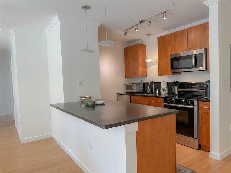 16 Miner St, Unit 308 in Boston, MA - Building Photo