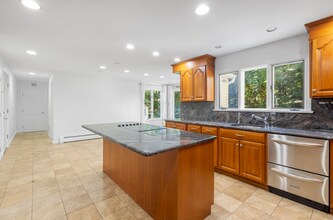 31 Coolidge Rd in Winchester, MA - Building Photo - Building Photo