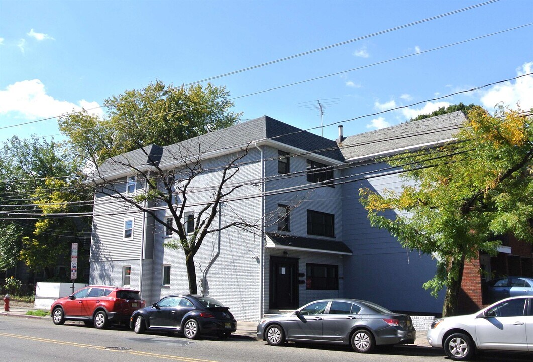 1 Reservoir Ave-Unit -2 in Jersey City, NJ - Building Photo