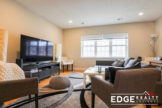 204 Lake Shore Rd in Boston, MA - Building Photo - Building Photo