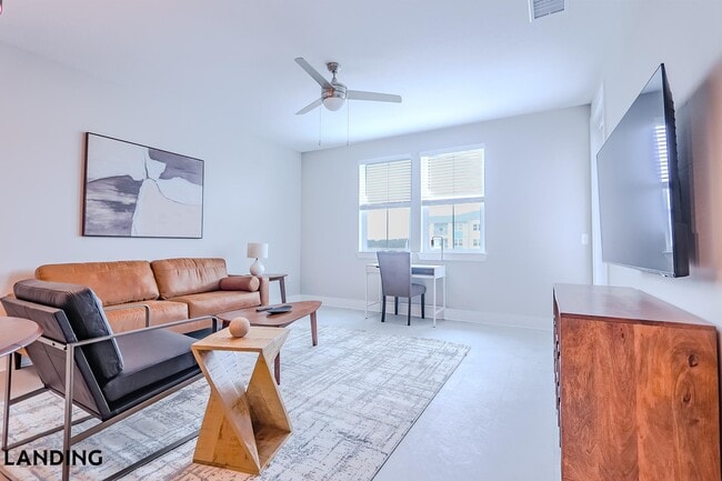 2361 Commerce Park Dr NE, Unit 1312 in Palm Bay, FL - Building Photo - Building Photo